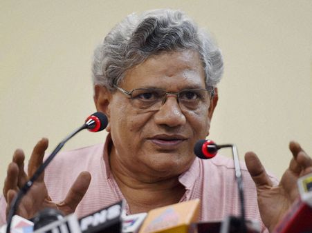 వేల కోట్లు దండుకోవడానికే..: కెసిఆర్‌పై ధ్వజమెత్తిన ఏచూరి