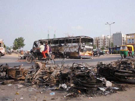 గుజరాత్‌: అల్లర్లలో పోలీసుల పాత్ర కూడా(వీడియో)