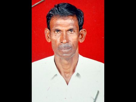 విభజనతో ఉద్యోగం పోయింది, ప్రత్యేక హోదా కోసం వ్యక్తి ఆత్మహత్య