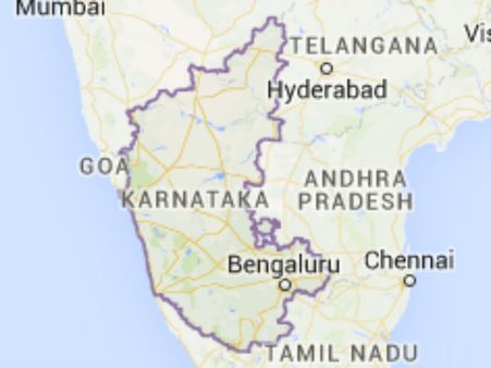 క్రమశిక్షణ!: విద్యార్థులకు గుండ్లు కొట్టించేశారు