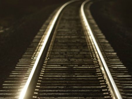 పట్టాలు తప్పిన ప్యాసింజర్ రైలు