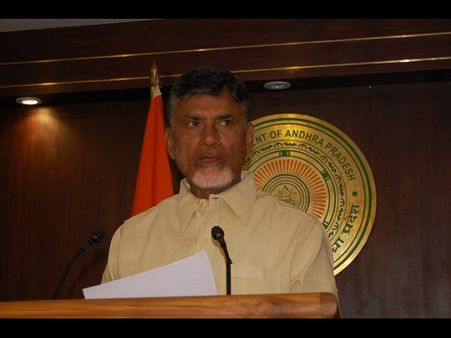 బాబుకు తెలంగాణ అగ్రిగోల్డ్ బాధితుల లేఖ, మహానందిలో తెలంగాణ మంత్రి కారు