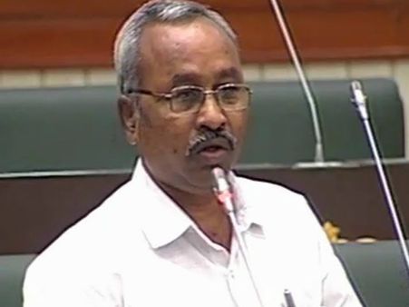 ఎప్పుడొస్తుంది?: బస్సు కోసం బస్టాండ్‌లో గంటన్నర నిలబడిన ఎమ్మెల్యే