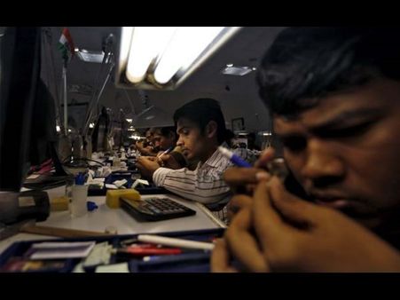 ఉద్యోగాలు ఊడాయి: సూరత్ వజ్రాల కంపెనీలపై చైనా ఎఫెక్ట్