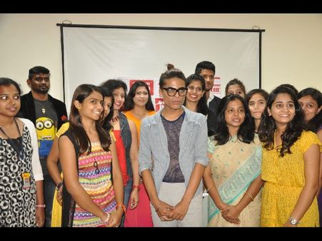 ఫ్యాషన్ డిజైనింగ్ వర్క్‌షాప్: బాలీవుడ్ ఫ్యాషన్ స్టైలిస్ట్ మోయెట్ బ్రార్ టిప్స్(పిక్చర్స్)