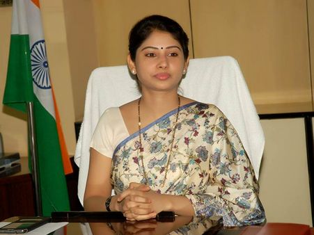 అరెస్ట్‌తో సహా నిలుపుదల: స్మితా సబర్వాల్ కేసులో ఔట్‌లుక్‌కు ఊరట