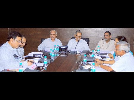 అదృష్టం కలిసొచ్చింది: తెలంగాణలో రిటైర్డ్, ఏపీలో మళ్లీ ఉద్యోగం