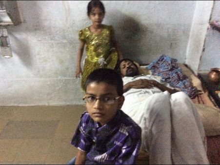 రిషితేశ్వరి తల్లిదండ్రులకు ఇంటి స్థలం: శ్రీలక్ష్మి ఫ్యామిలీకి రూ. 10 లక్షలు