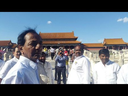 టీఎస్ఐపాస్‌కు ప్రశంస: చైనా ఫార్చూన్‌తో కెసిఆర్ భేటీ(పిక్చర్స్)