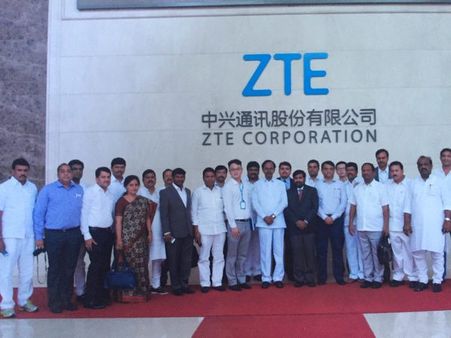 8వ రోజు: జెడ్‌టీఈ మొబైల్ కంపెనీలో సీఎం కేసీఆర్ (ఫోటోలు)