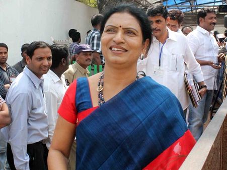 దాడి: డికె అరుణ అలక! దూషించుకున్న పొంగులేటి, రంగారెడ్డి