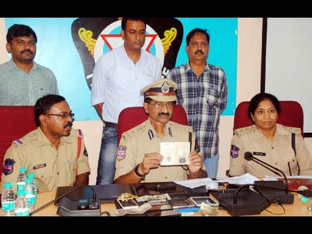 అందమైన యువకుల ఫొటోలు: ఒంటరి మహిళలకు ఎర (ఫొటోలు)