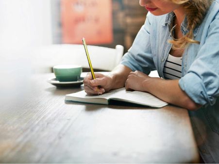 ఫోటో చూసి అమ్మాయి ఎలాంటిదో చెప్పేసే మగాళ్లు!