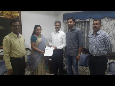 ‘రైతు దత్తత’కు ముందుకొచ్చిన ఫీనిక్స్: రూ. 5లక్షల విరాళం