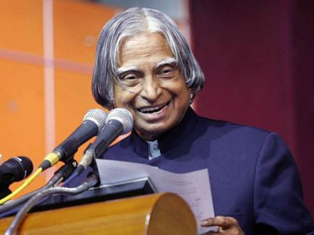 కలాంకు హైద్రాబాద్‌తో బంధం: కెసిఆర్, ఏపీలో పుట్టాలని ఎర్రబెల్లి తడబాటు