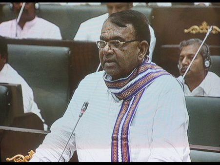 అనావృష్టితో రైతుల ఆత్మహత్యలు: అసెంబ్లీలో పోచారం