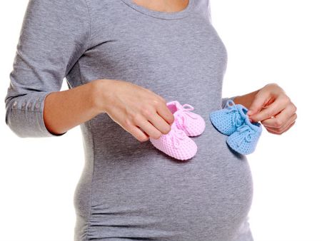 అమ్మకానికి శిశువు: పెళ్లి కాకుండానే తల్లైన యువతి