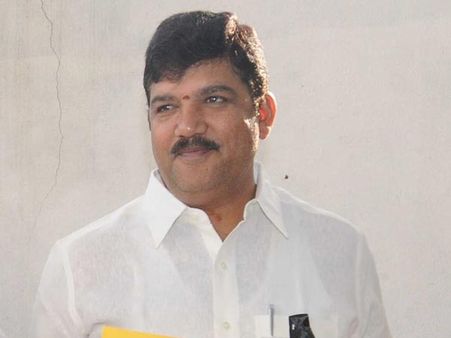 ఓటుకు నోటు తేల్చుకుంటాం, జగన్‌కి మోడీ భయం: దూళిపాళ్ల, లోకేష్ జపం