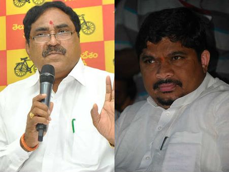 కాళ్లు పట్టుకుంటాం: ఎర్రబెల్లి, 'ఇదేంటి.. ధనిక రాష్ట్రమని కెసిఆర్, కాదని కెటిఆర్'