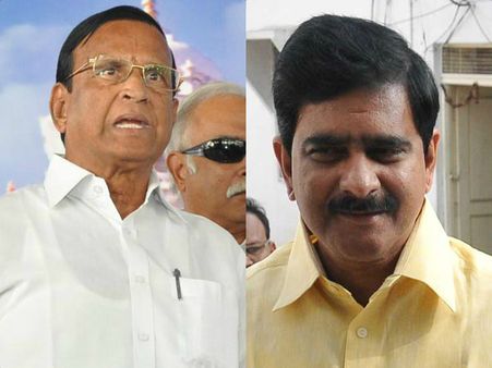 తన ఉనికిని కాపాడుకునేందుకే: గాలి, చిచ్చు పెట్టేందుకే జగన్ దీక్ష: మంత్రి దేవినేని