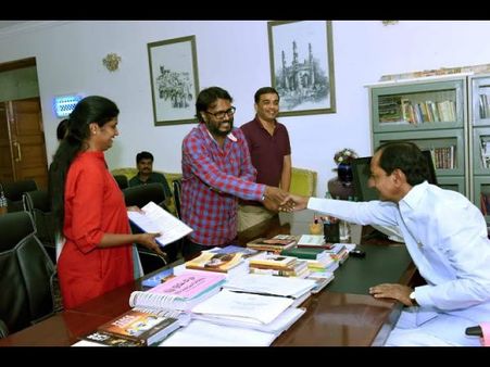 'రుద్రమదేవి'కి పన్ను మినహాయింపు చరిత్రాత్మకం: కెసిఆర్ ప్రశంసతో గుణశేఖర్ భావోద్వేగం