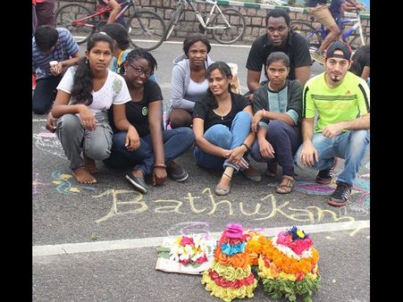 సందడి: ఇటు ఫ్యాషన్‌షో, అటు రాహ్‌గిరి(పిక్చర్స్)