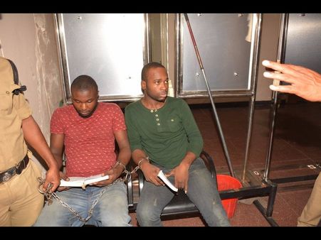 పెళ్లి పేరుతో మహిళకు టోకరా ఇచ్చిన నైజీరియన్లు వీరే (పిక్చర్స్)