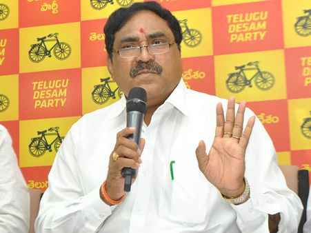 ఆ ముగ్గురికి రాష్ట్రాన్ని పంచారు: ఎర్రబెల్లి, పండగల ప్రభుత్వాలన్న గుత్తా