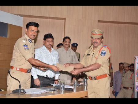 యుపిలో బంగారం దొరక్క హైదరాబాద్‌పై పడిన ఇరానీ గ్యాంగ్ (పిక్చర్స్)