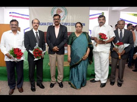 తెలుగులోనూ టిఎస్‌పిఎస్సీ వెబ్‌సైట్: ఘంటా చక్రపాణి వెల్లడి