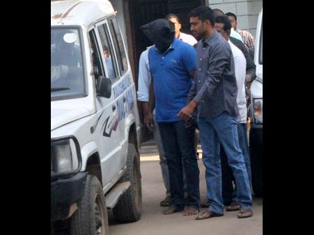 కేబిఆర్ పార్క్‌లో నిత్యానందపై ఫైరింగ్: ఓబులేష్‌కు జీవిత ఖైదు, ఏం జరిగింది?