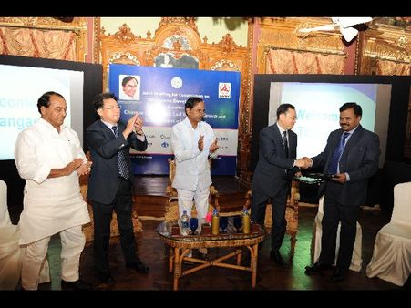 తెలంగాణలో డ్రైపోర్టు, ప్రీఫ్యాబ్ పరిశ్రమలు: చైనా ప్రతినిధులతో కెసిఆర్ భేటీ(పిక్చర్స్)