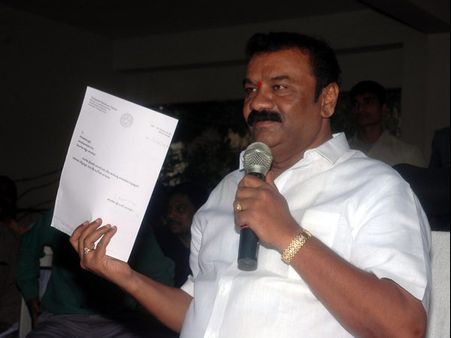 మెట్రోపై తగ్గారేం: తలసానికి మాగంటి ప్రశ్న, అహంకారం వద్దు: కెటిఆర్‌కు గుత్తా