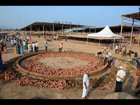 అమరావతికి రూట్‌మ్యాచ్ సిద్ధం: లగ్జరీ కార్లు, 19 హోటళ్లలో 1000 గదులు(ఫోటోలు)