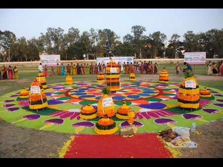 డబ్లిన్‌లో ఘనంగా బతుకమ్మ వేడుకలు(వీడియో)