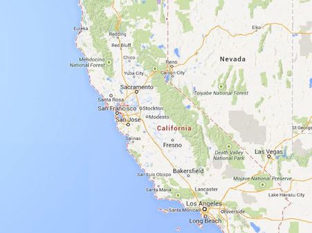 వరుడు లేకుండా పెళ్లి!: తల్లితో హానిమూన్‌కి(వీడియో)