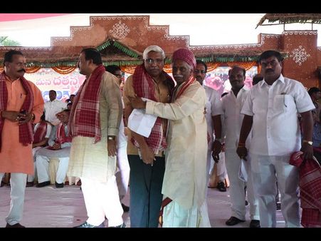 అలయ్ బలయ్ అంటే తెలుసా?: 'దత్తాత్రేయ ప్రజల మనిషి', ప్రధాని మోడీ సందేశం