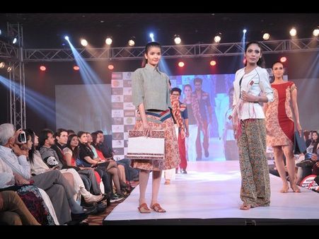 లఖోటియా ఫ్యాషన్: పొట్టి దుస్తులో అదుర్స్(పిక్చర్స్)