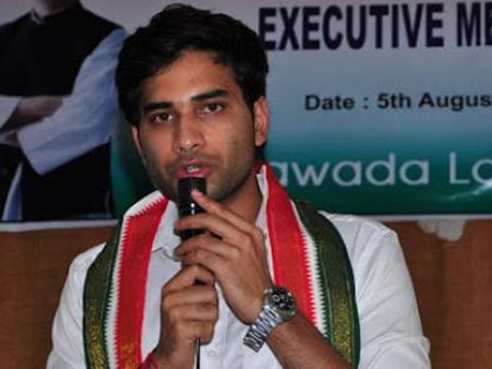 వాల్‌మార్ట్‌లో కందిపప్పు అమ్మకం, దేవినేని అవినాష్ అరెస్ట్