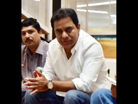 మాకు చేతకాదన్నారుగా, చూడండి: ఈటెల (పిక్చర్స్)