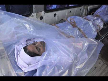 ఫ్యాన్‌కు ఉరేసుకుని ఇంటర్ విద్యార్ధిని ఆత్మహత్య