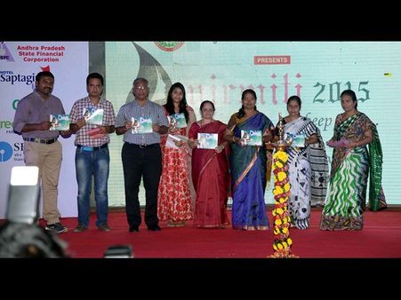 ఫ్యాషన్ షో: అందగత్తెల హొయలు(పిక్చర్స్)