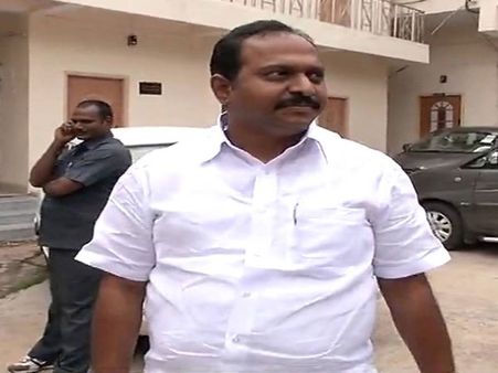 మైత్రిని చెడగొట్టే కుట్ర: కన్నాపై సతీష్, కిందిస్థాయి బిజెపి నేతల్ని పట్టించుకోం: చినరాజప్ప