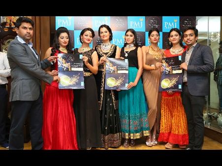 దంతేరాస్: ఆభరణాలతో మెరిసిన ఏంజిలా(పిక్చర్స్)