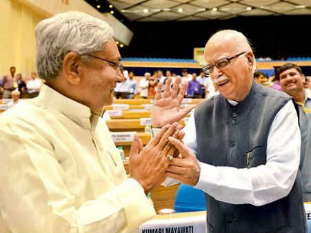 గెలుపు: నితీశ్ ఫస్ట్ ఫోన్ ఎవరికి వెళ్లిందో తెలుసా?