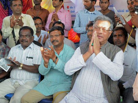 గిరీష్ కర్నాడ్ పై కేసులు: క్షమించండి, కర్నాడ్