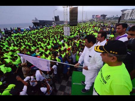 ఉత్సాహంగా సాగిన హాఫ్ మారథాన్(పిక్చర్స్)