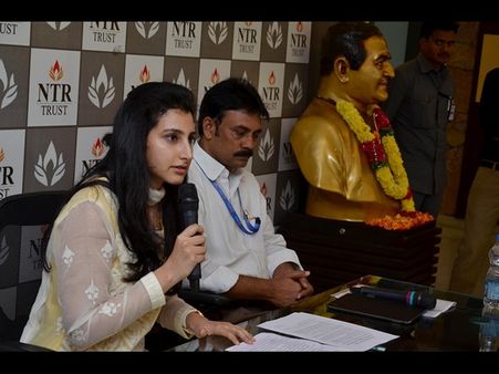 ఏపీ, తెలంగాణలో మంచి అధికారులే లక్ష్యం: బయటకొచ్చిన చంద్రబాబు కోడలు (పిక్చర్స్)