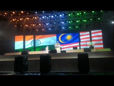 'బోస్‌కు అండగా, గాంధీ తమిళం నేర్చుకోవాలని ఆశించారు'