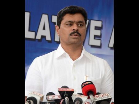 పరువు నష్టం దావా వేస్తా: జగన్ సాక్షి పత్రికను ఏకేసిన సిఎం రమేష్